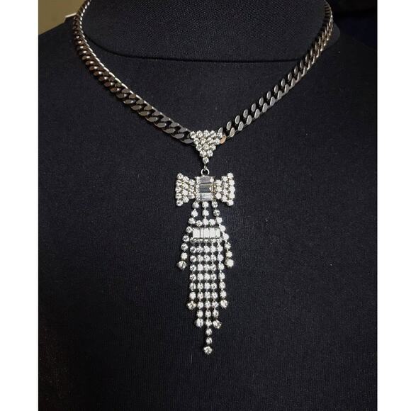 DANNIJO Jewelry - DANNIJO CRYSTAL EMBELLISHED BOW on CHAIN NECKLACE NWT vintage piece